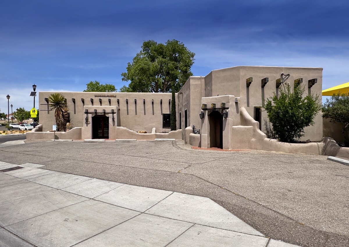 2011 Central Ave NW, Albuquerque, NM à louer Photo principale– Image 1 sur 18