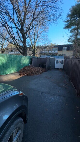 72 Bigelow Ave, Watertown, MA à louer - Vidéo sur l’annonce professionnelle – Image 3 sur 11