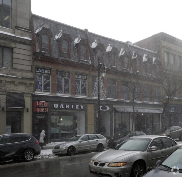 1226-1232 Rue Sainte-Catherine O, Montréal, QC à louer - Photo de l’immeuble – Image 2 sur 2