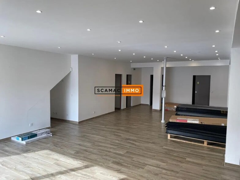 Bureau dans Carqueiranne à louer - Photo intérieure – Image 3 sur 9