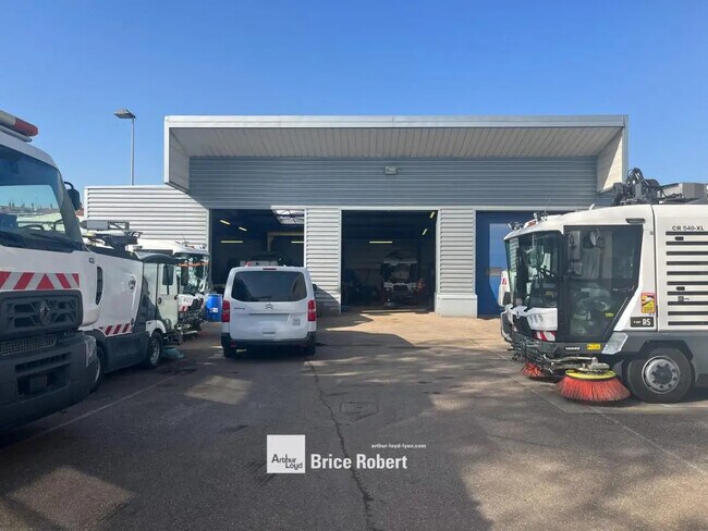 Plus de détails pour Bureau, Local d'activités à louer