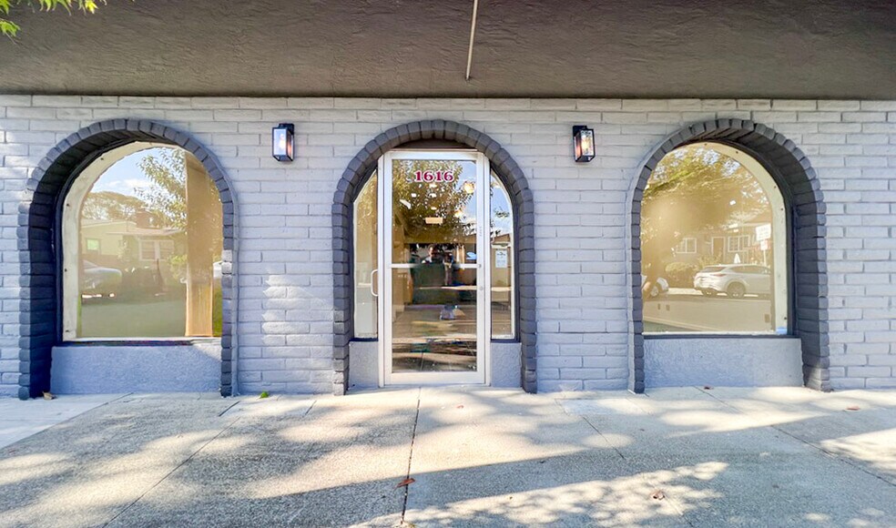 1616 Alhambra Ave, Martinez, CA à louer - Photo de l’immeuble – Image 1 sur 16