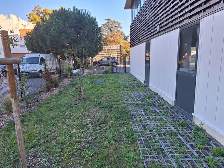 Bureau dans Talence à vendre - Photo de l’immeuble – Image 3 sur 13