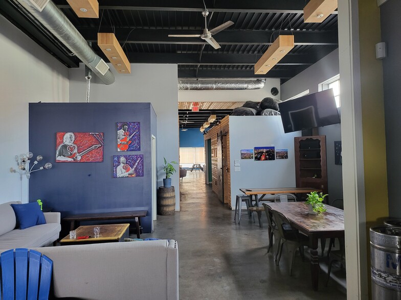 1735 Oak St, Kansas City, MO à louer - Photo de l’immeuble – Image 3 sur 6
