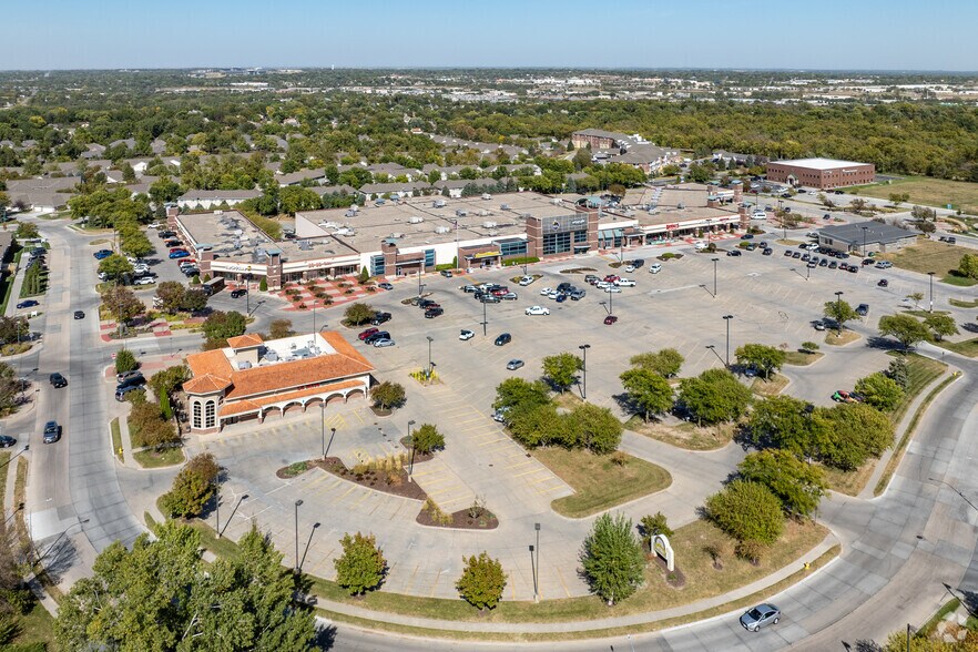 156th & Q, Omaha, NE à louer - Photo de l’immeuble – Image 2 sur 12