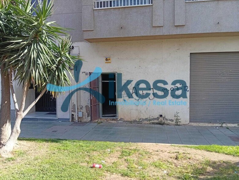 Local commercial dans El Ejido, Almería à vendre - Photo de l’immeuble – Image 1 sur 4