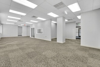 209 Elden St, Herndon, VA à louer Photo intérieure– Image 1 sur 8