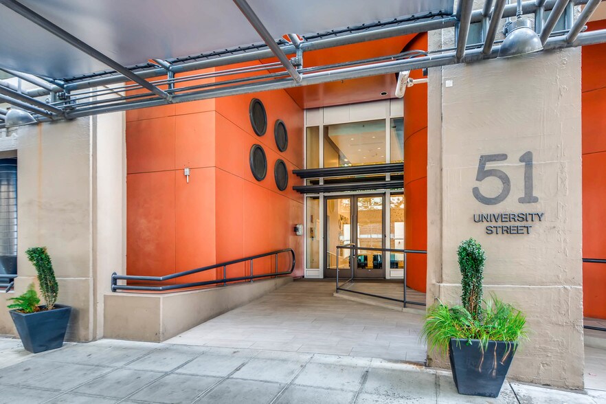 51 University St, Seattle, WA à louer - Photo de l’immeuble – Image 3 sur 9