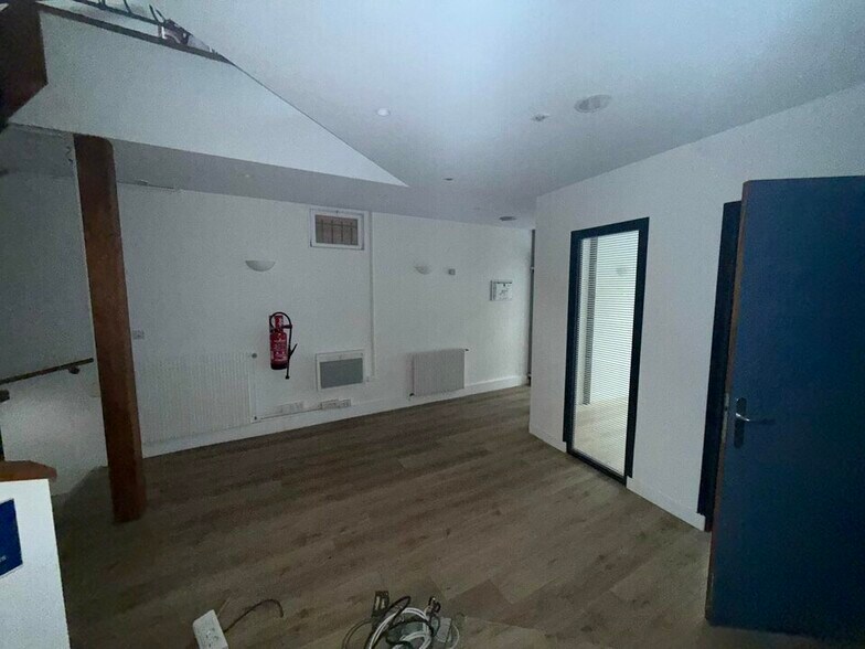Bureau dans Barentin à vendre - Photo intérieure – Image 2 sur 10