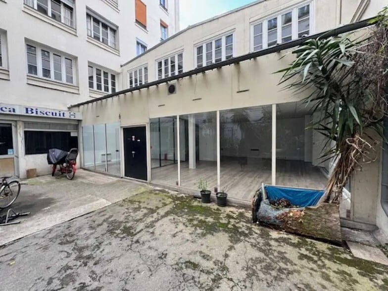 50 Rue De Montreuil, Paris à louer - Photo de l’immeuble – Image 1 sur 11