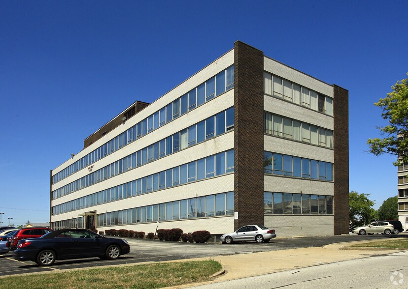 20545 Center Ridge Rd, Rocky River, OH à louer - Photo de l’immeuble – Image 3 sur 6
