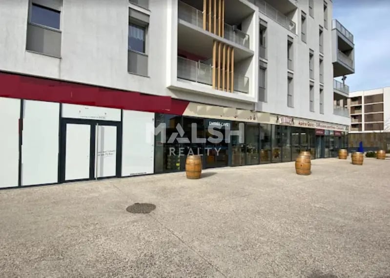 Local commercial dans Sathonay-Camp à vendre - Photo de l’immeuble – Image 1 sur 2