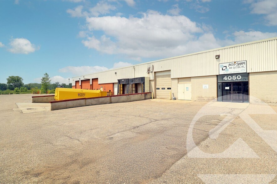 4030-4050 Market Pl, Flint, MI à louer - Photo de l’immeuble – Image 1 sur 1