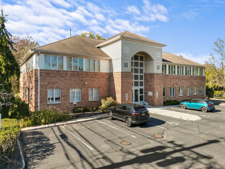 96 E Main St, Little Falls, NJ à louer - Photo de l’immeuble – Image 3 sur 34