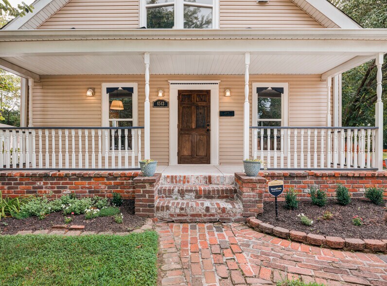 6543 Ferguson St, Indianapolis, IN à louer - Photo de l’immeuble – Image 2 sur 25