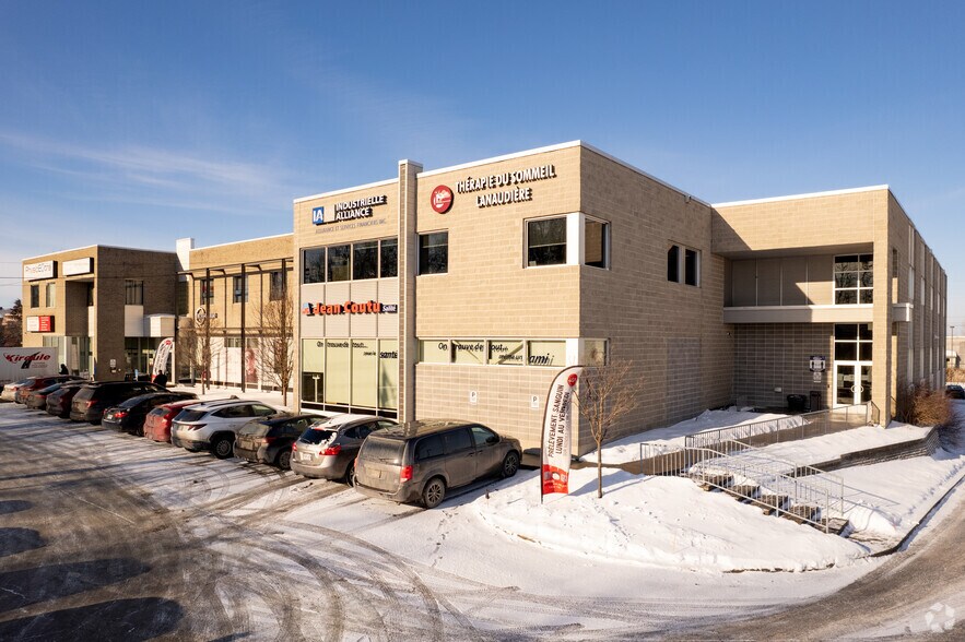155 Boul Lacombe, Repentigny, QC à louer - Photo de l’immeuble – Image 2 sur 5