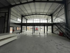 Industriel/Logistique dans Aigrefeuille-sur-Maine à vendre Photo intérieure– Image 2 sur 3