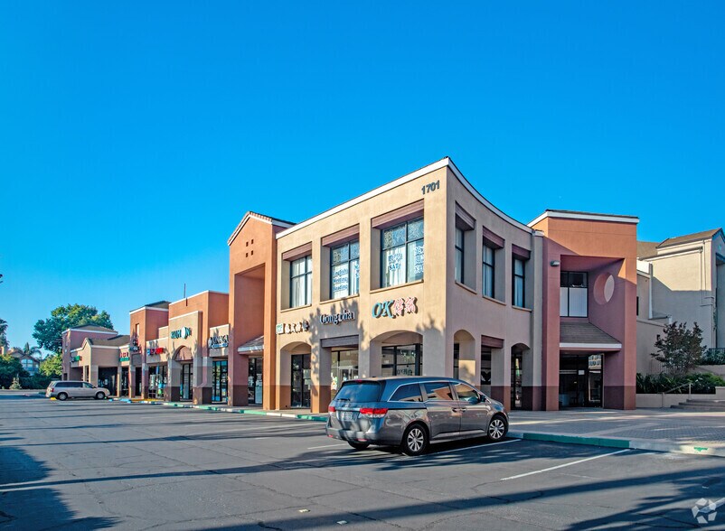 1633-1715 Lundy Ave, San Jose, CA à louer - Photo de l’immeuble – Image 3 sur 8