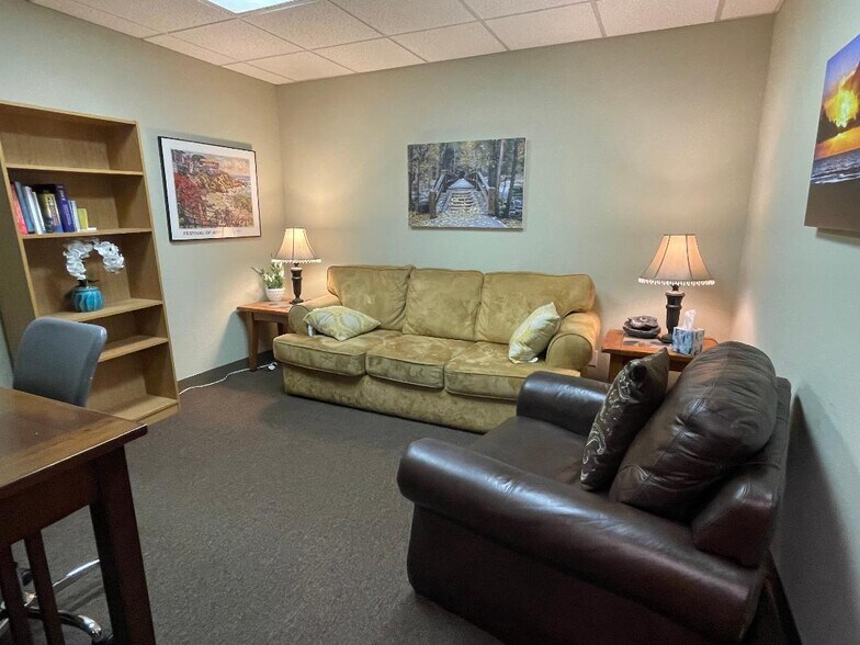 5212 Katella Ave, Los Alamitos, CA à louer - Photo intérieure – Image 3 sur 3