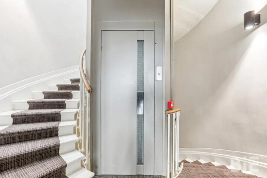 Bureau dans Bordeaux à louer - Photo de l’immeuble – Image 3 sur 6