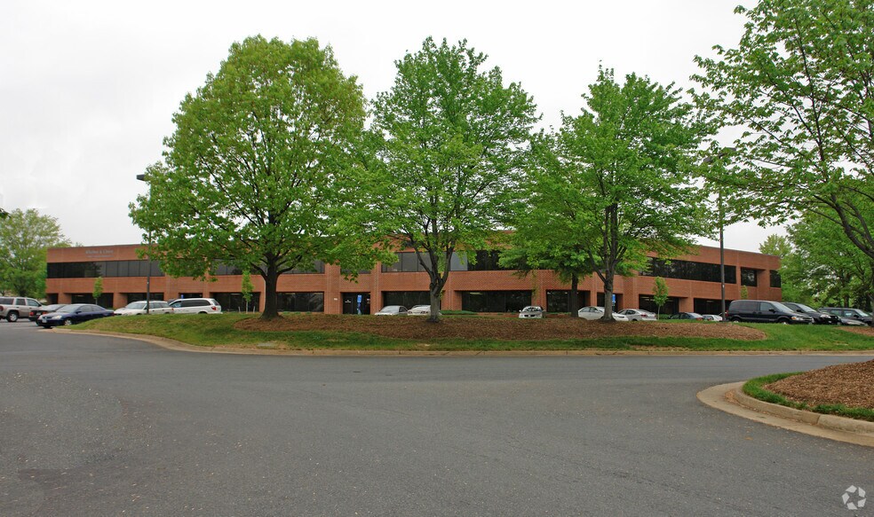 7420 Fullerton Rd, Springfield, VA à louer - Photo de l’immeuble – Image 1 sur 5