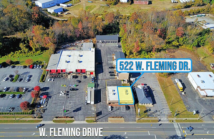 522 W Fleming Dr, Morganton, NC à louer Photo principale– Image 1 sur 3