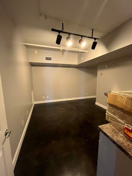 780 Fourth Ave S, Saint Petersburg, FL à louer - Photo intérieure – Image 3 sur 19
