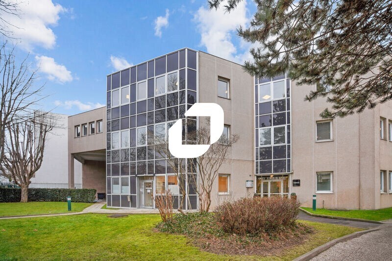 Bureau dans Nanterre à louer - Photo de l’immeuble – Image 1 sur 12