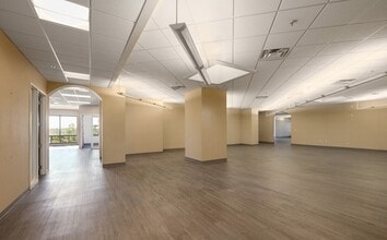 9530 Marketplace Rd, Fort Myers, FL à louer Photo intérieure– Image 2 sur 4