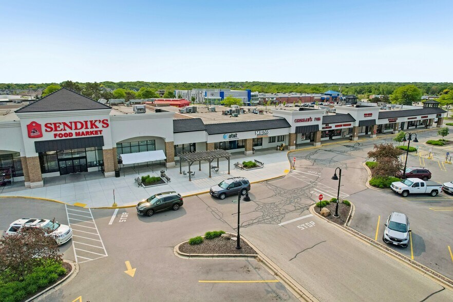 3550-3636 S Moorland Rd, New Berlin, WI à louer - Photo de l’immeuble – Image 3 sur 5