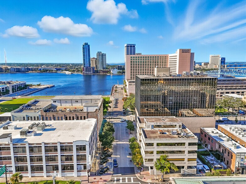 24 N Market St, Jacksonville, FL à louer - Photo de l’immeuble – Image 3 sur 22