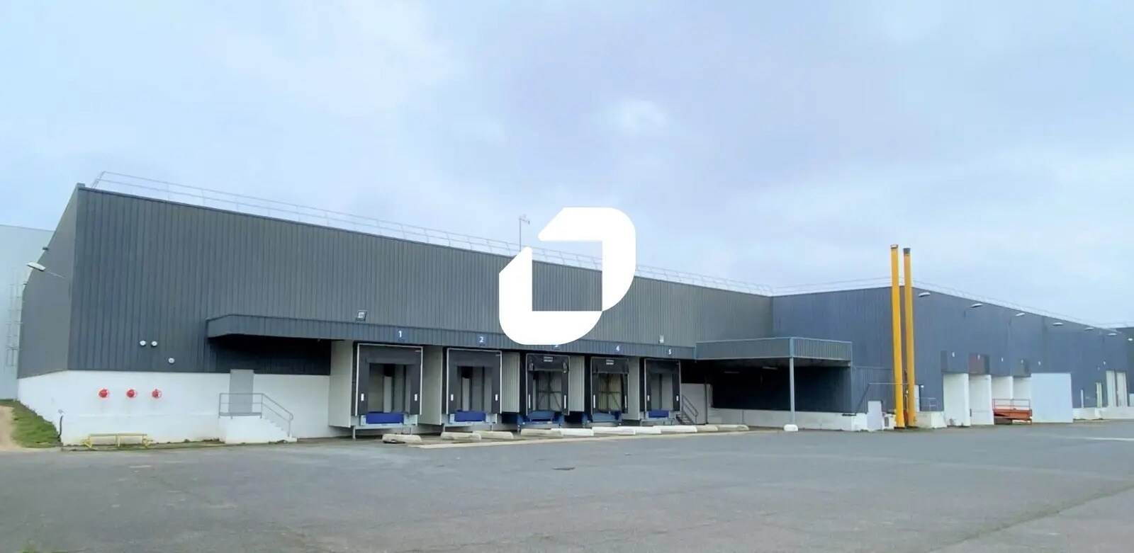 Industriel/Logistique dans Fleury-les-Aubrais à louer Photo de l’immeuble– Image 1 sur 6