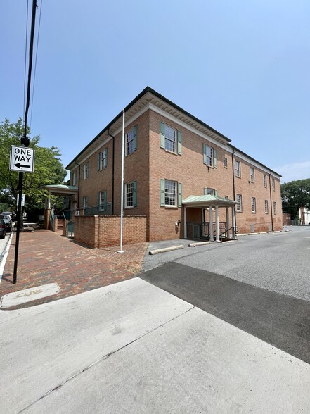 12 N Washington St, Winchester, VA à louer - Photo de l’immeuble – Image 3 sur 15