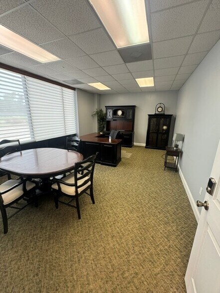 3208 Pennington Dr, Wilmington, NC à vendre - Photo de l’immeuble – Image 3 sur 19