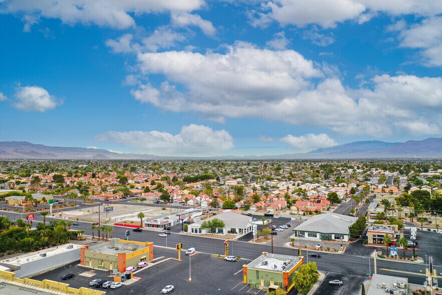 5240 W Charleston Blvd, Las Vegas, NV à vendre - Photo de l’immeuble – Image 2 sur 15
