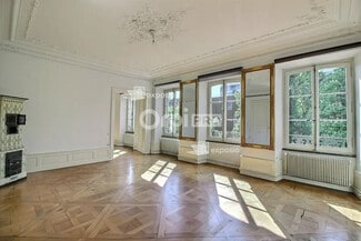 Plus de détails pour Local d'activités à louer