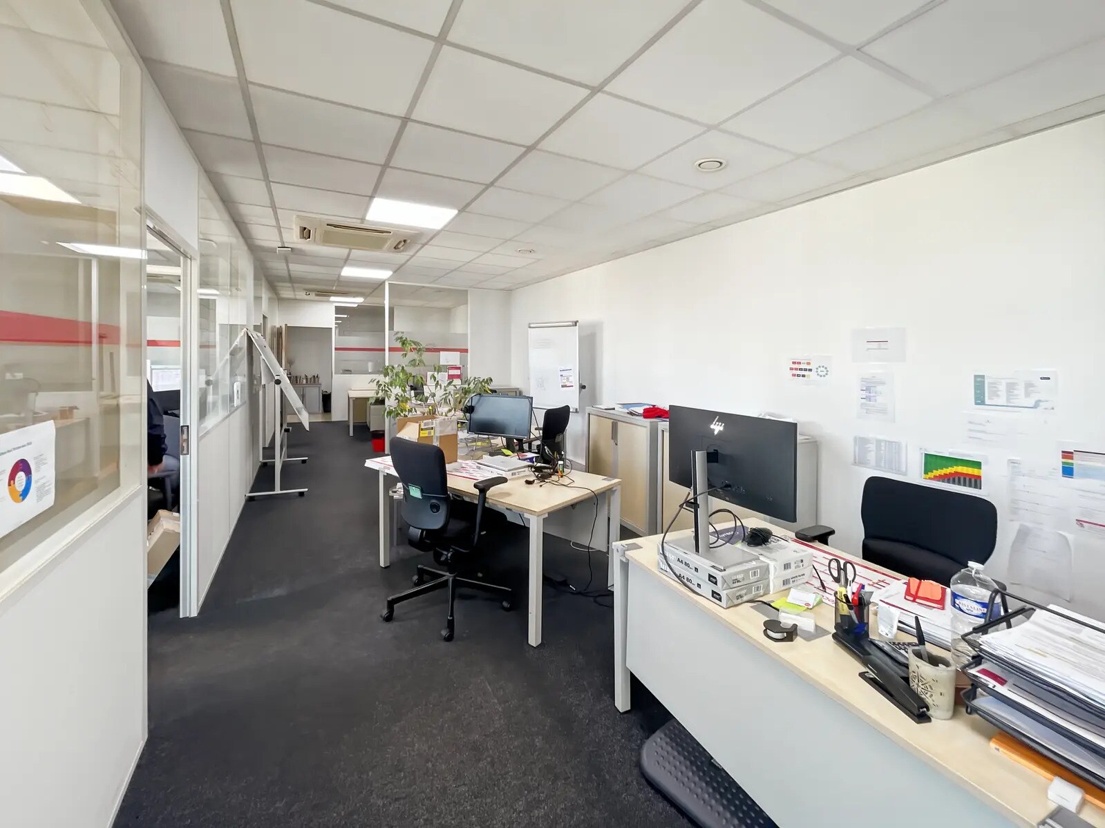 Bureau dans Rueil-Malmaison à vendre Photo intérieure– Image 1 sur 6