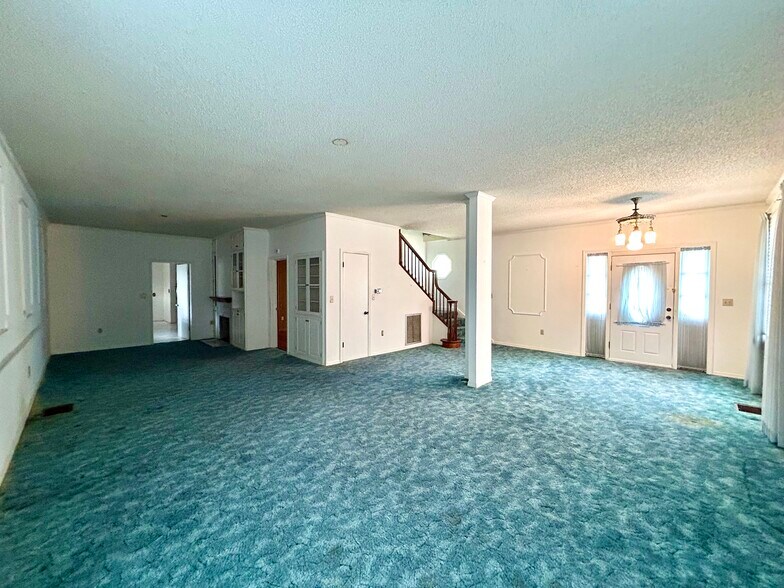2714 W Manatee Ave, Bradenton, FL à vendre - Photo intérieure – Image 2 sur 11