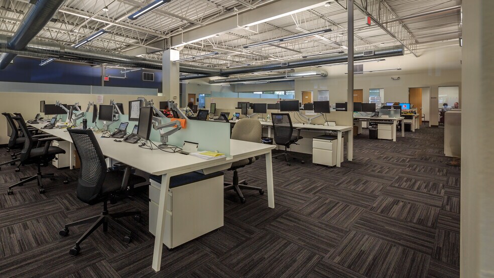 104 Windsor Center Dr, East Windsor, NJ à louer - Photo intérieure – Image 3 sur 8