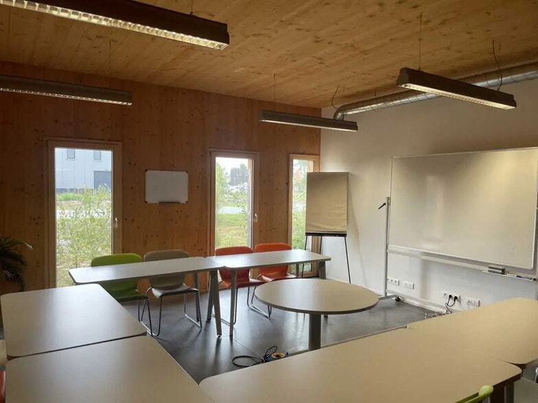 Bureau dans Martillac à louer - Photo de l’immeuble – Image 3 sur 6