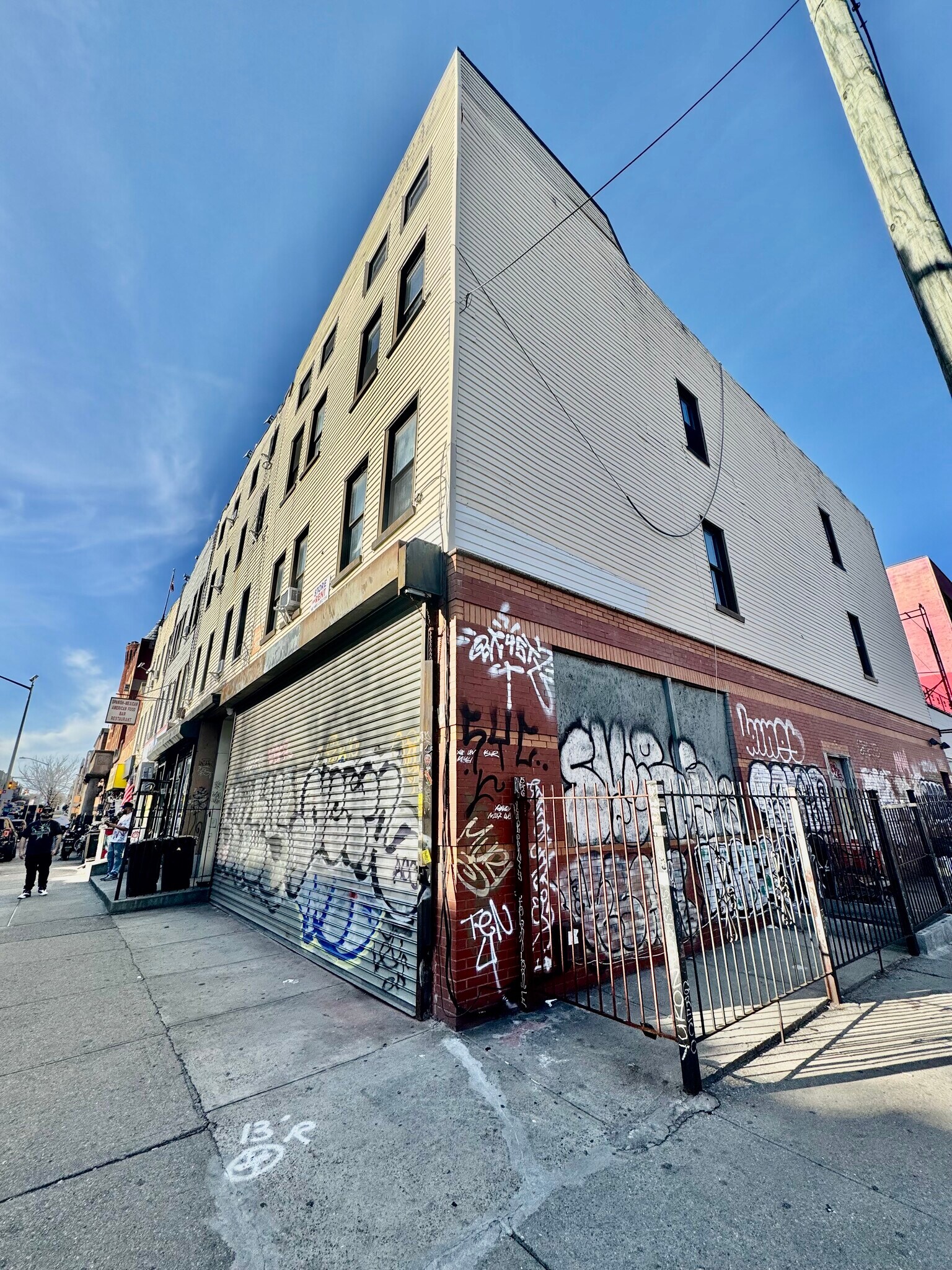 193 Wilson Ave, Brooklyn, NY à louer Photo de l’immeuble– Image 1 sur 3