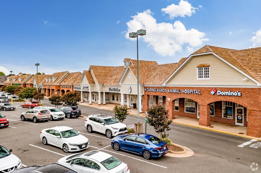 5600-5675 Stone Rd, Centreville, VA à louer - Photo de l’immeuble – Image 3 sur 7