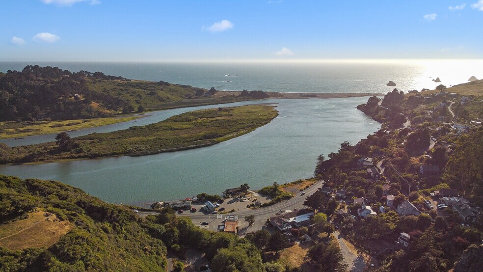 10400 Coast Highway, Jenner, CA à vendre - Aérien – Image 2 sur 62