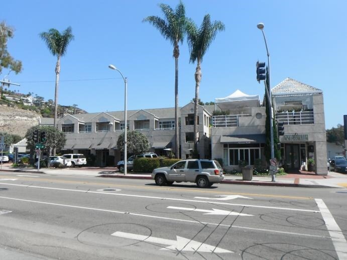 303 Broadway Ave, Laguna Beach, CA à louer - Photo de l’immeuble – Image 2 sur 4