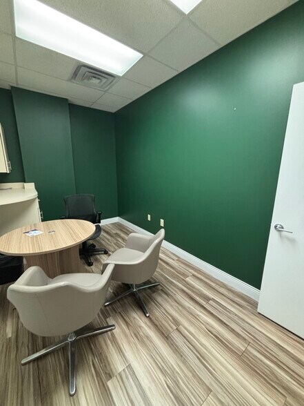 1900 N Mills Ave, Orlando, FL à louer - Photo intérieure – Image 2 sur 37