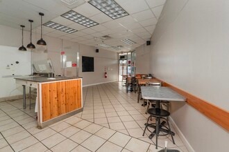 345 New London Tpke, Glastonbury, CT à louer Photo intérieure– Image 2 sur 12