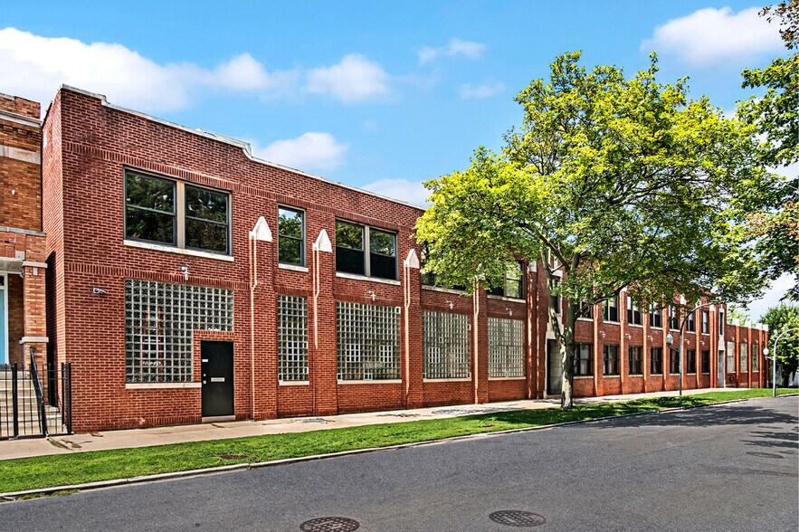 1750 N Springfield Ave, Chicago, IL à louer - Photo de l’immeuble – Image 2 sur 24