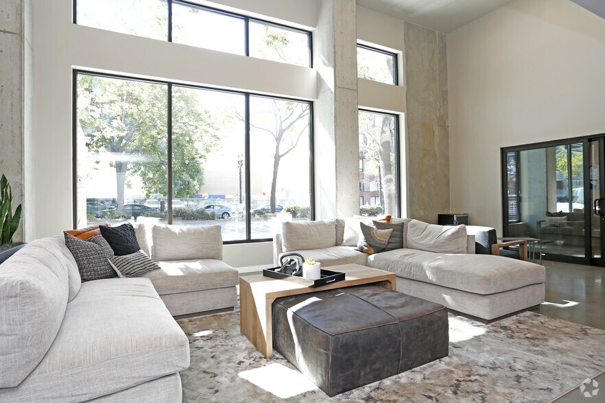 777 Broadway, Oakland, CA à louer - Photo intérieure – Image 2 sur 24