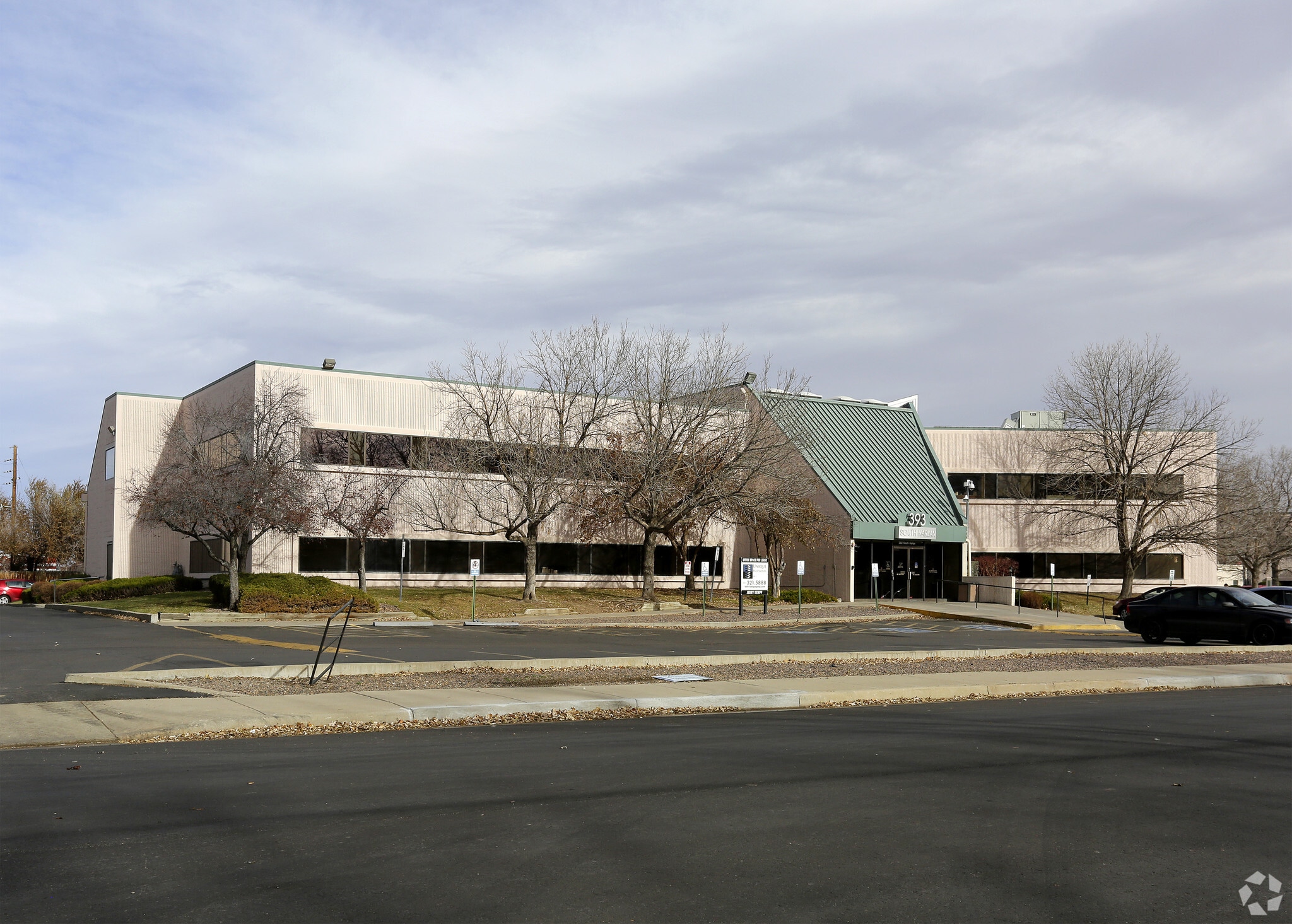 393 S Harlan St, Lakewood, CO à louer Photo principale– Image 1 sur 41