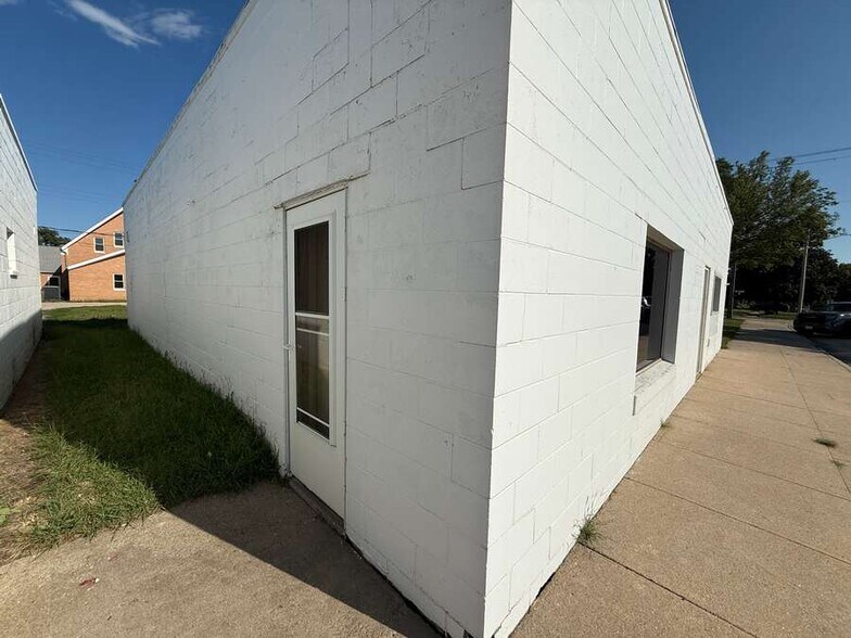 211 S Main St, Atkinson, NE à vendre - Photo de l’immeuble – Image 2 sur 14